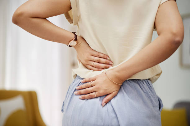 Đau nhức xương khớp xuất hiện ở tuổi trẻ