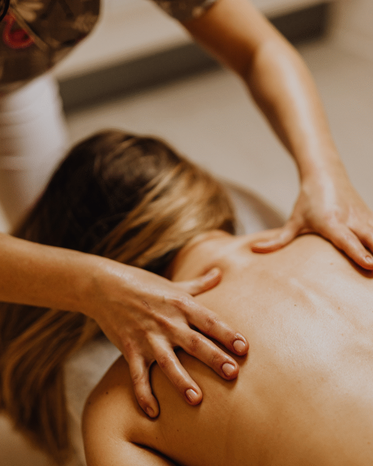 massage cổ vai gáy tại nhà