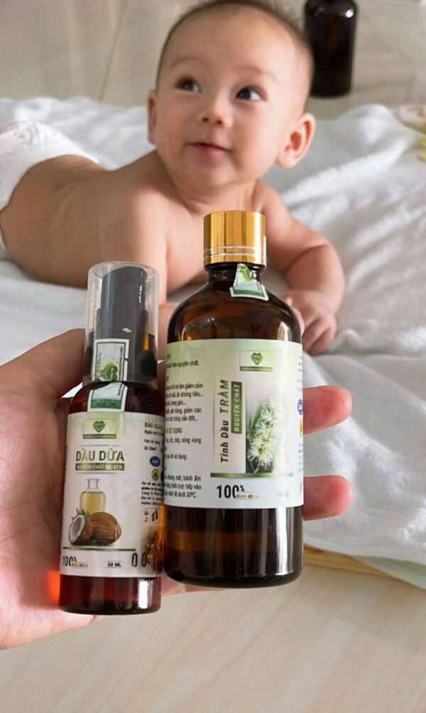 Tinh Dầu Tràm Nguyên Chất Mẹ Ken 100ml - Giữ Ấm, Hỗ Trợ Điều Trị Cảm Ho, An Toàn Cho Bé Sơ Sinh